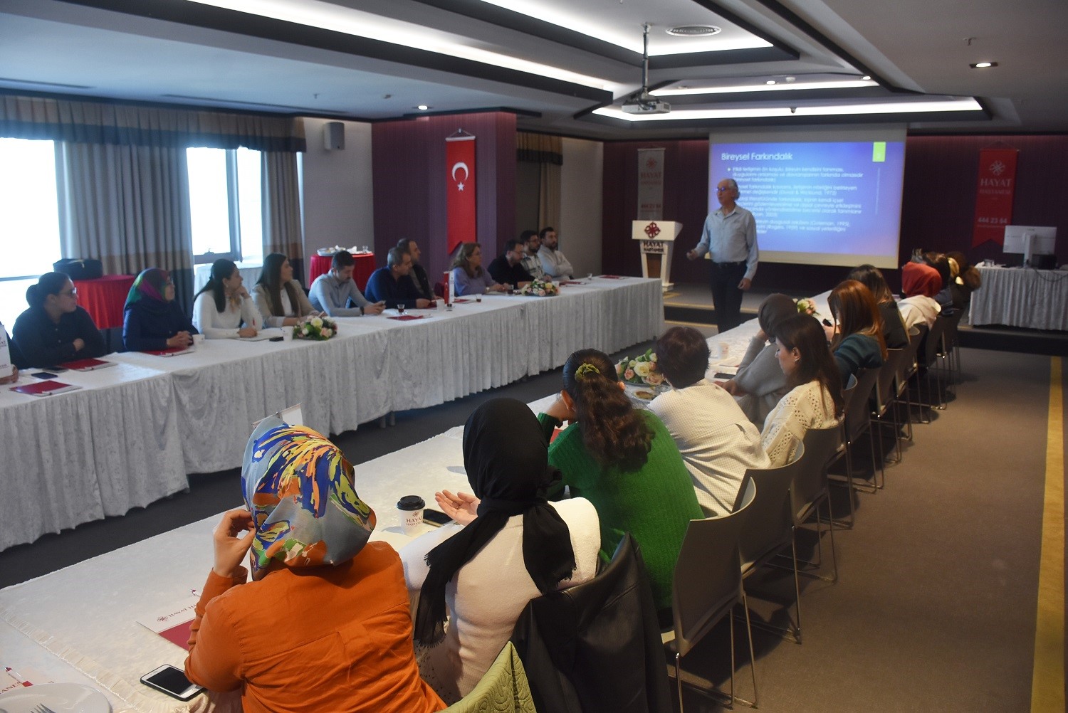 Prof. Dr. Haydar Sur, doğru iletişimin yollarını paylaştı
