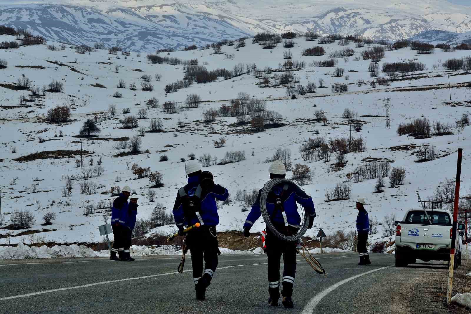 Fırat EDAŞ, zorlu kış şartlarına karşı sahada önlemlerini aldı
