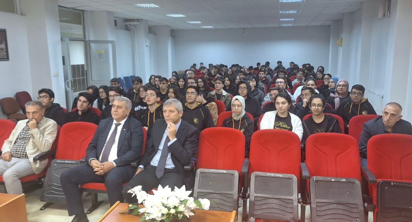 Elazığ’daki liselerde Fırat Üniversitesi tanıtıldı