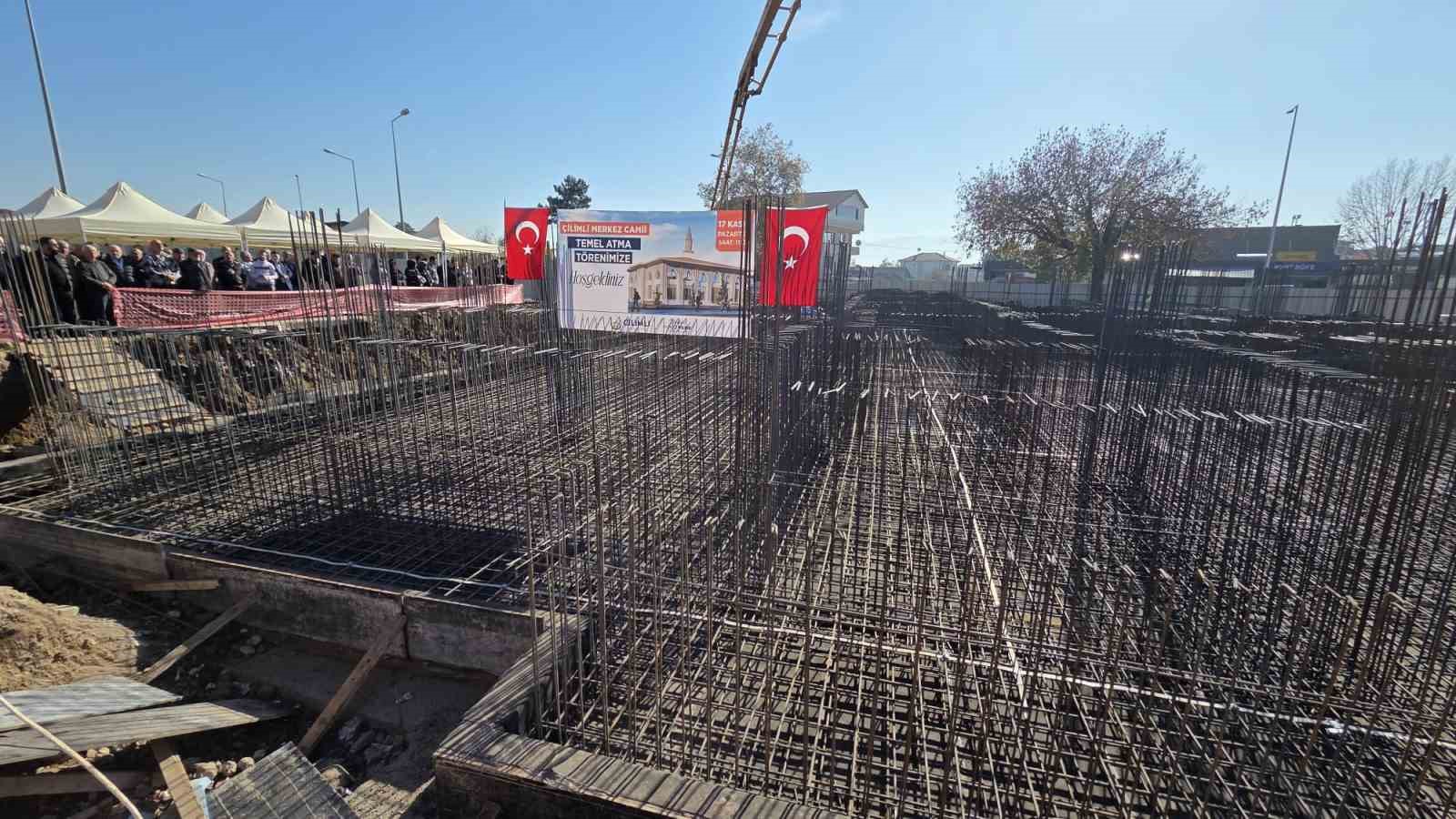 Çilimli’ye Selçuklu mimarisinde yapılacak caminin temeli atıldı