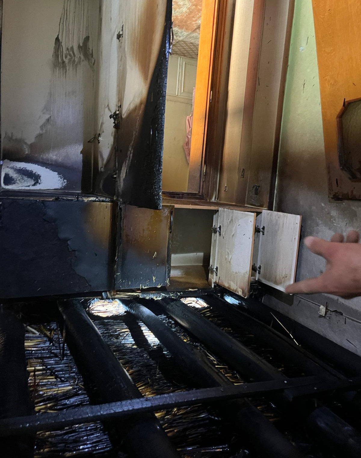 Ev ve dorsede çıkan yangın korkuttu
