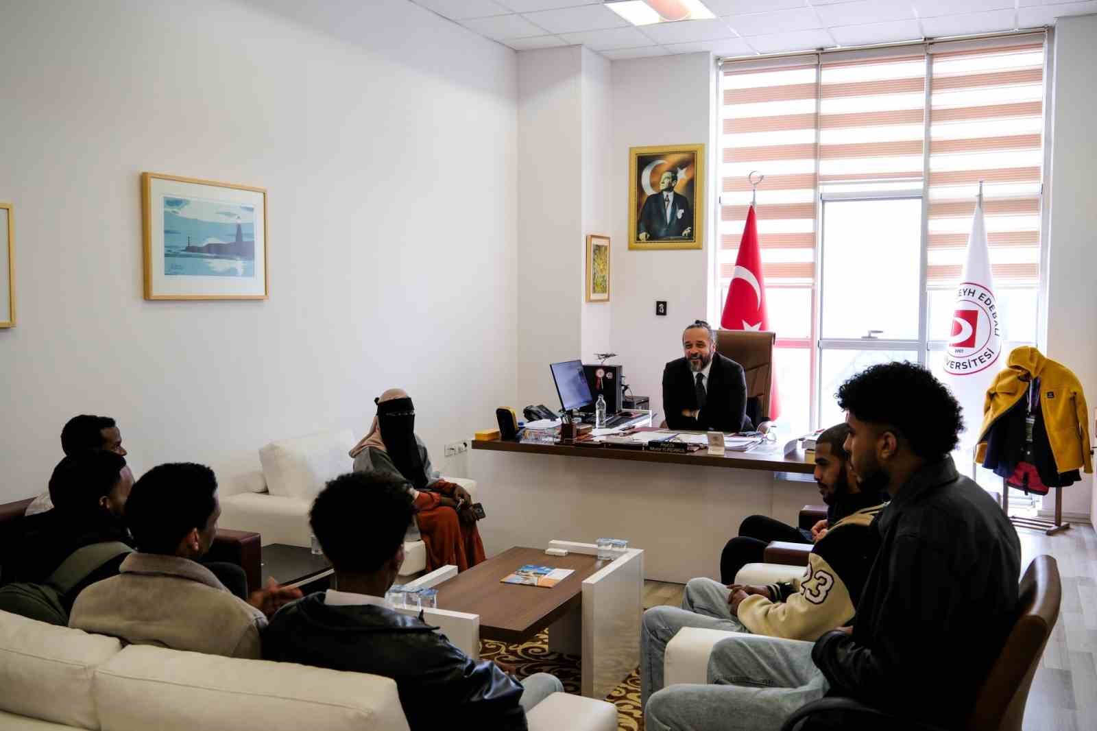 BŞEÜ rektör yardımcısı yabancı öğrencilerle buluştu
