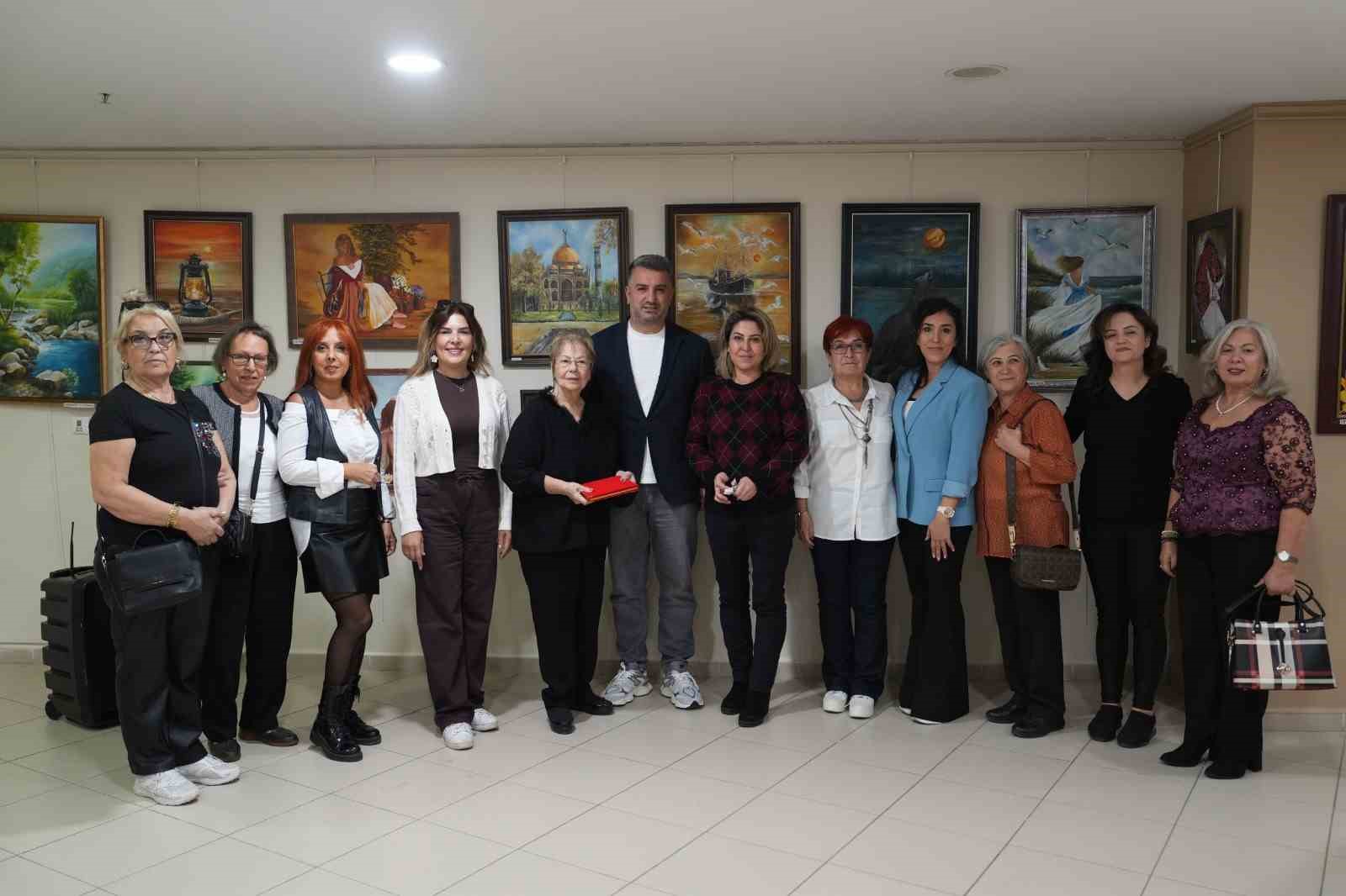 Kartal’da açılan "Atölye No 10 Karma Yağlı Boya Resim Sergisi" ziyaretçilerini bekliyor