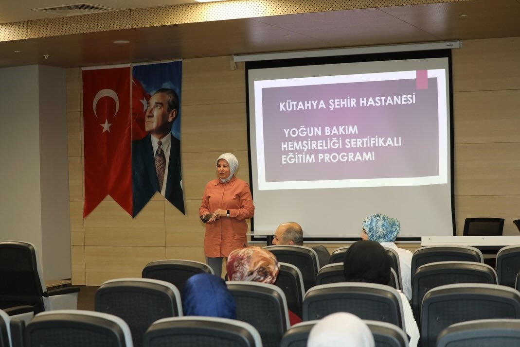 Kütahya Şehir Hastanesinde Yoğun Bakım Hemşireliği Sertifikalı Eğitim Programı
