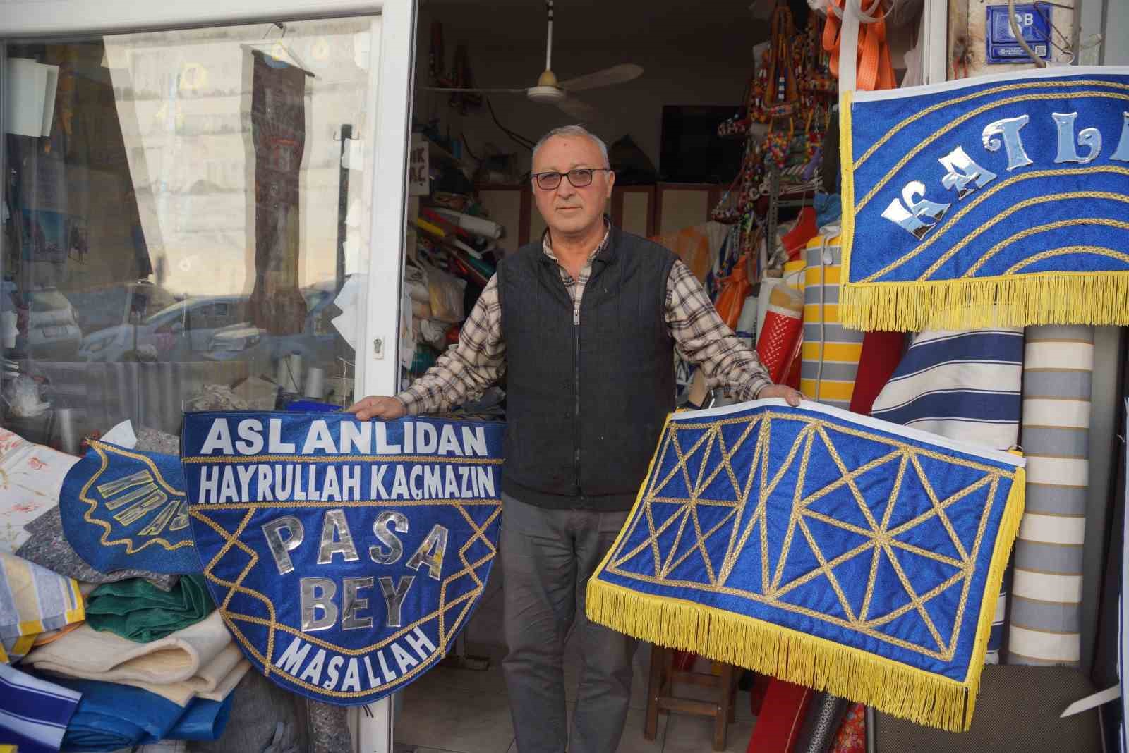 Milyonluk pehlivan develer gelin gibi süslenmeden arenaya çıkmıyor
