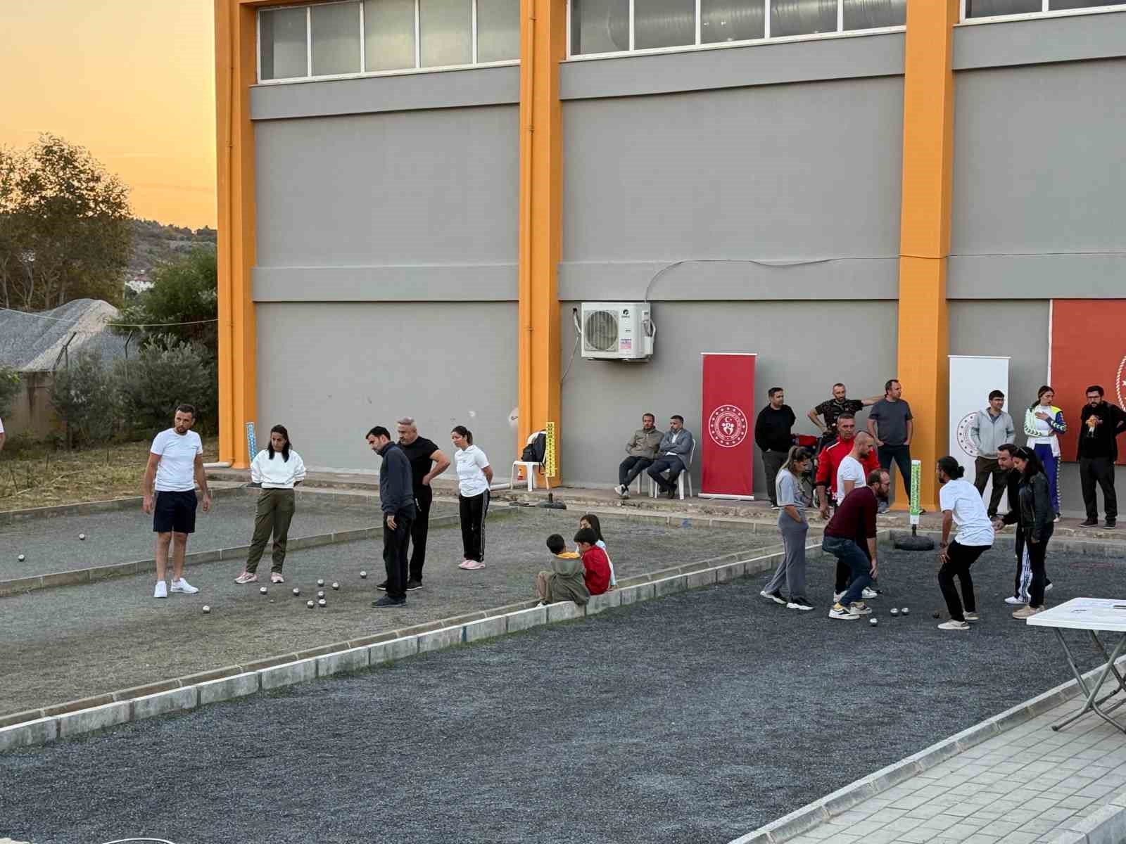 Gazipaşa’da 24 Kasım Öğretmenler Günü’ne özel Bocce Turnuvası
