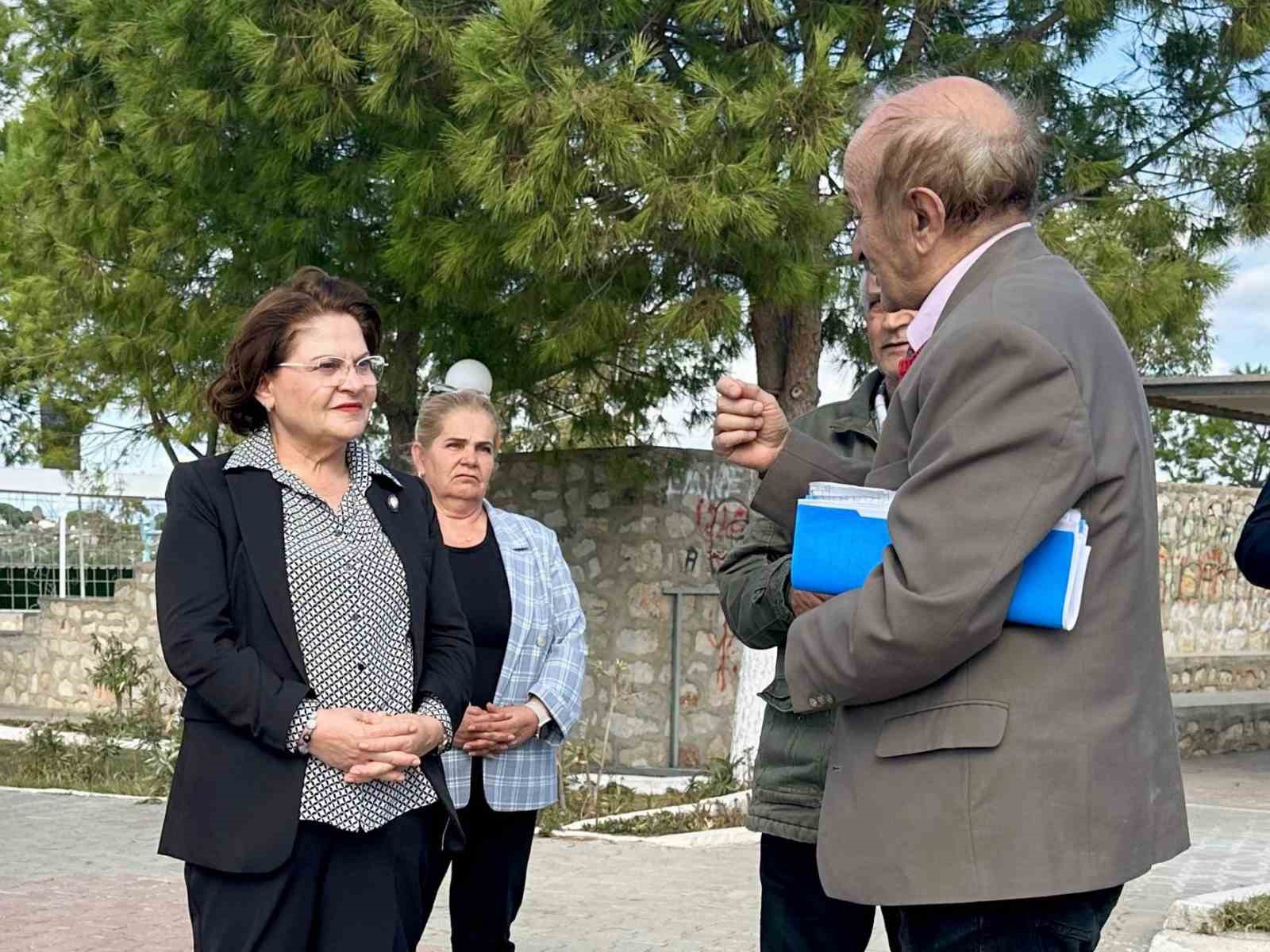 Başkan Gençay’dan Mavişehir pazaryerinde incelemelerde bulundu