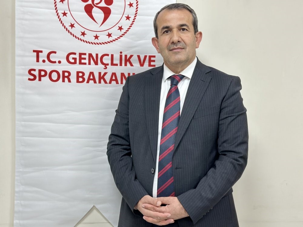 Yüksekova’da 24 kasım öğretmenler günü voleybol turnuvası başladı
