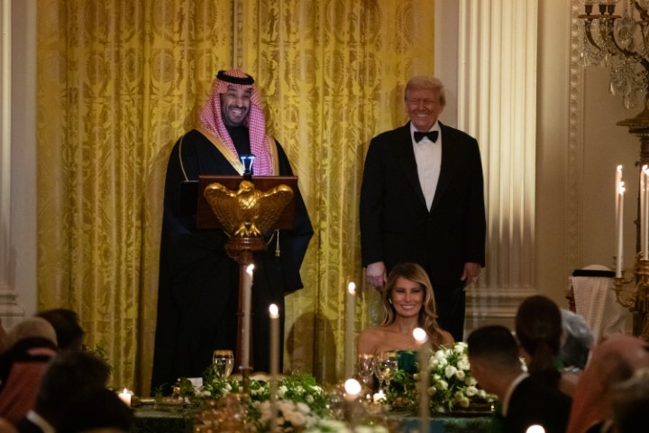 Trump, Suudi Arabistan'ı 