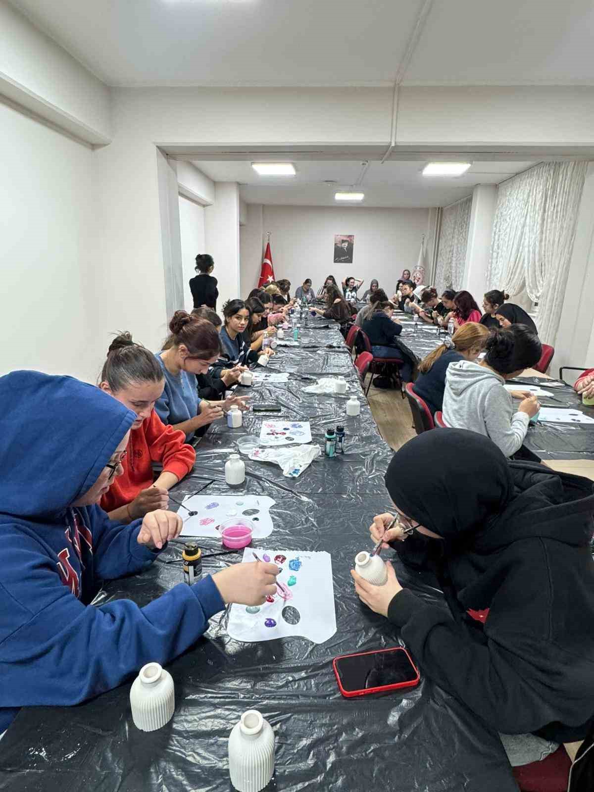 Muğla’da yurtlarda sanat coşkusu
