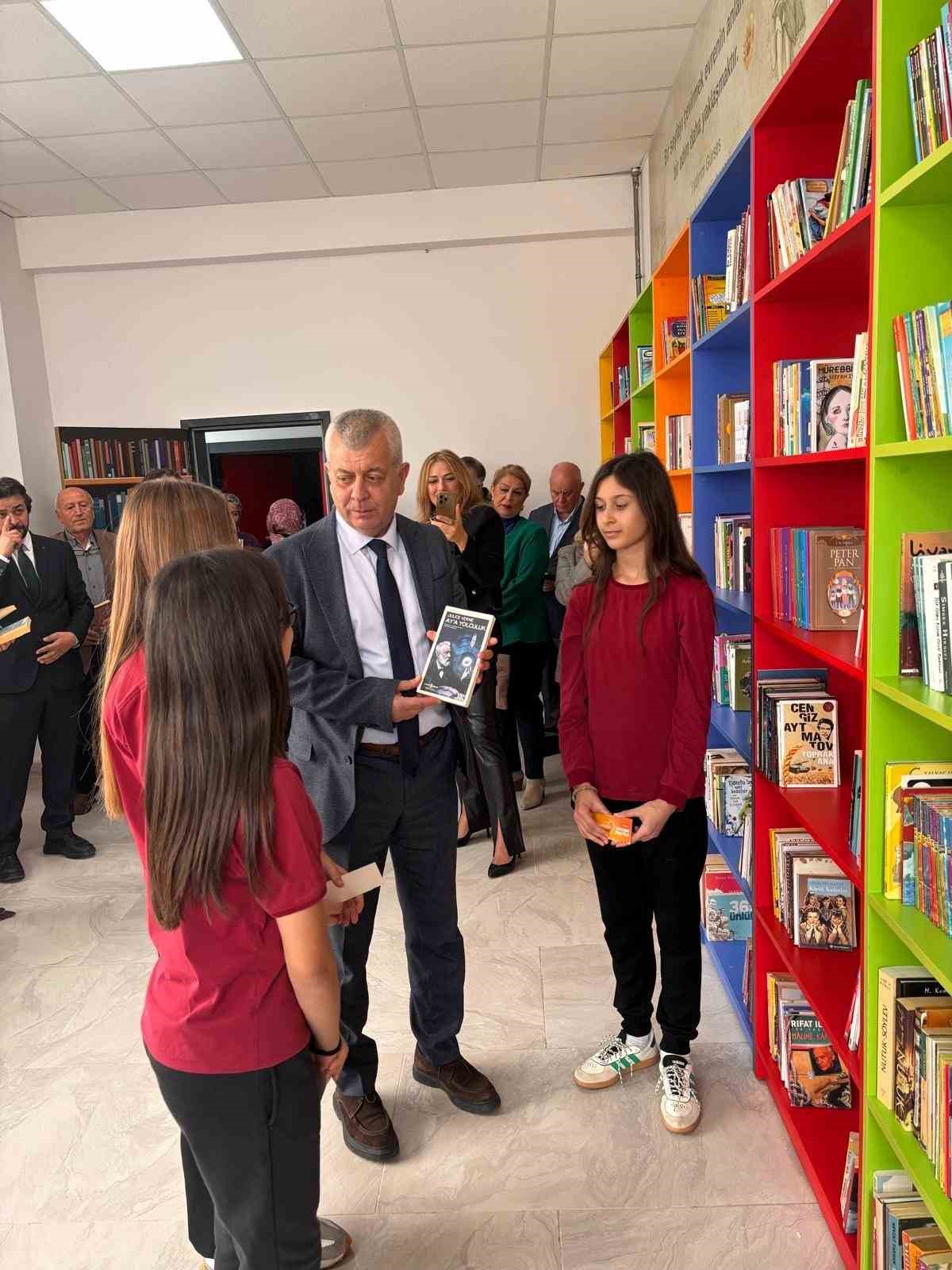 Osmangazi’den kitapla büyüyen nesillere destek
