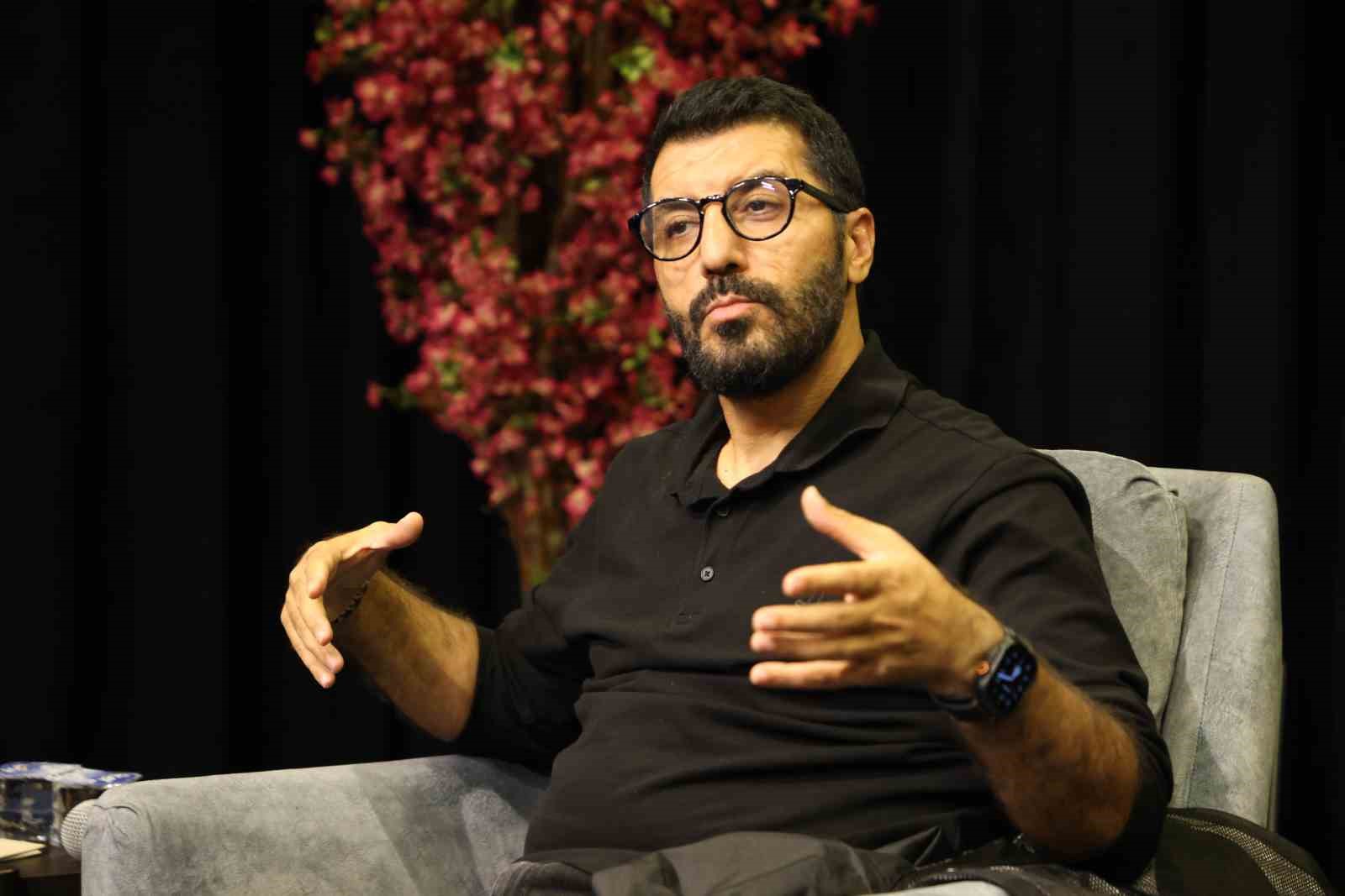 Çelik: "Bir günde gazeteci olunmuyor"
