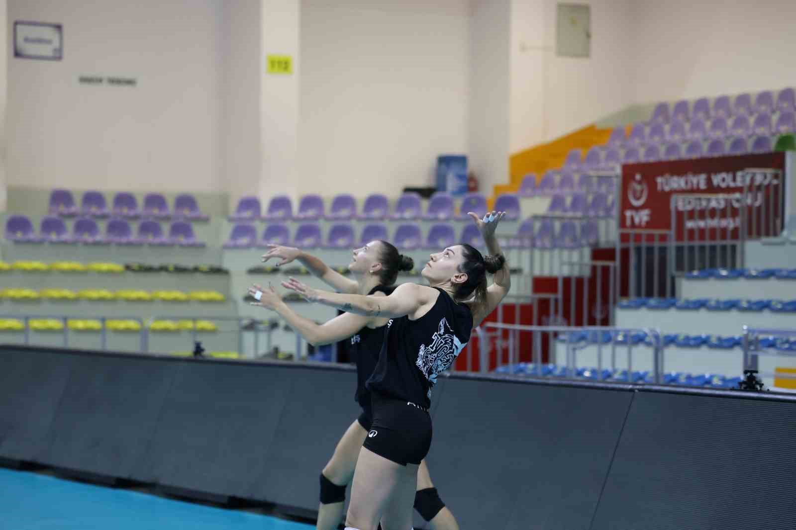 Eczacıbaşı Dynavit, Nilüfer Belediyespor hazırlıklarını tamamladı