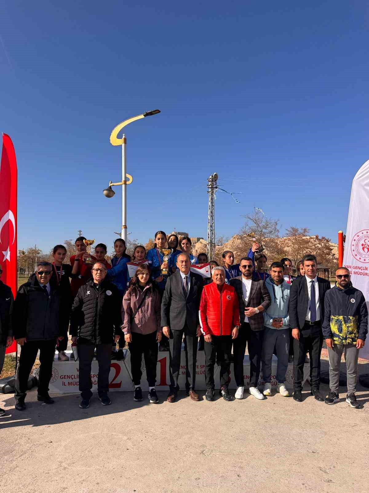 Cumhuriyet Ortaokulundan çifte başarı
