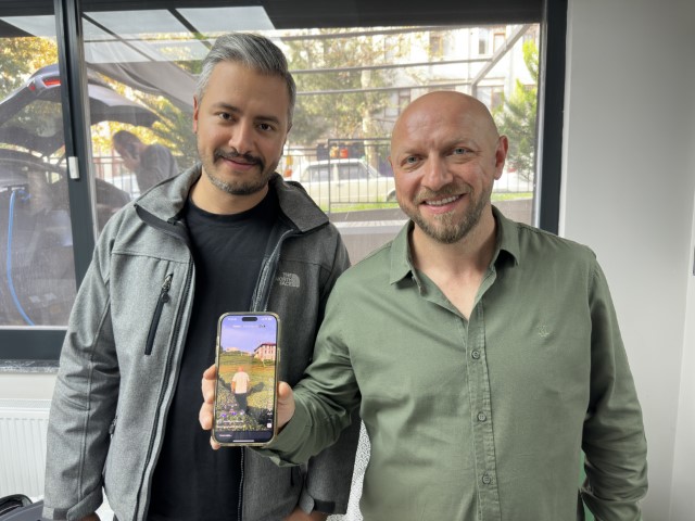 Rize’de dev çay bardağıyla yapılan çekim olay oldu: İzleyenler yapay zeka sandı