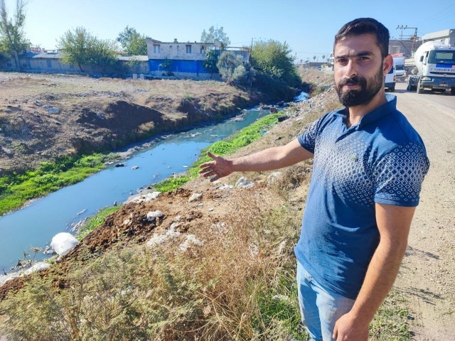 Açık bırakılan atık su deresi vatandaşı perişan ediyor