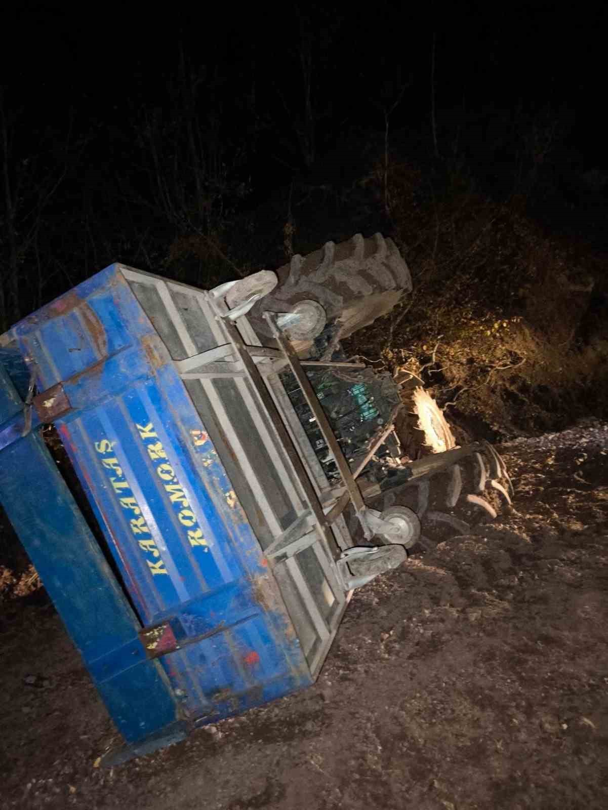 Bolu’da traktör devrildi: 2 yaralı
