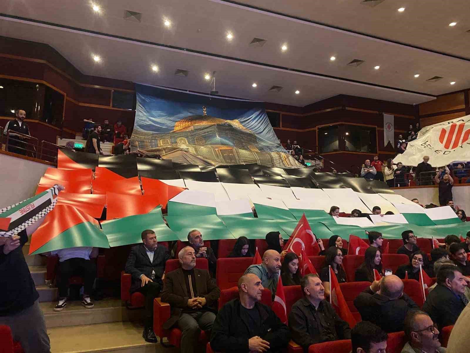 Ümraniye’de 18. Geleneksel Spor Oyunları’nın lansmanı ve malzeme dağıtım töreni yapıldı
