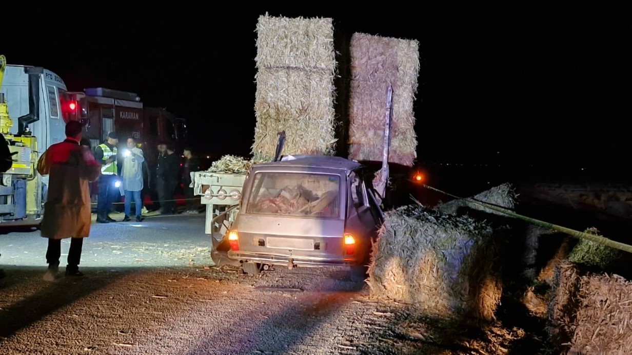 Karaman’da otomobil tıra ok gibi saplandı: Karı-koca hayatını kaybetti