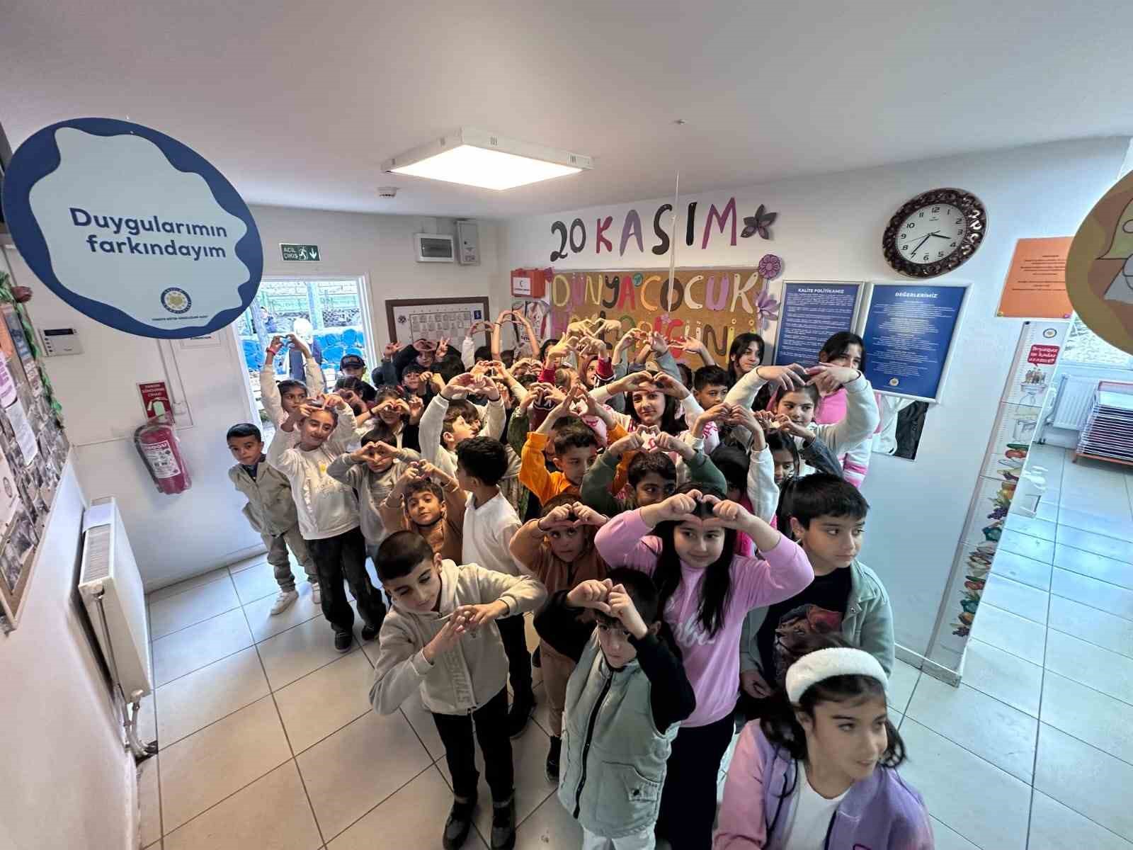 Muradiye’de Dünya Çocuk Hakları Günü Kutlandı
