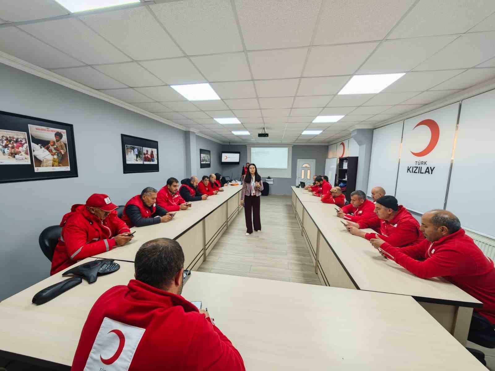 Muş’ta Kızılay ekiplerinden afet yönetimi için saha tatbikatı