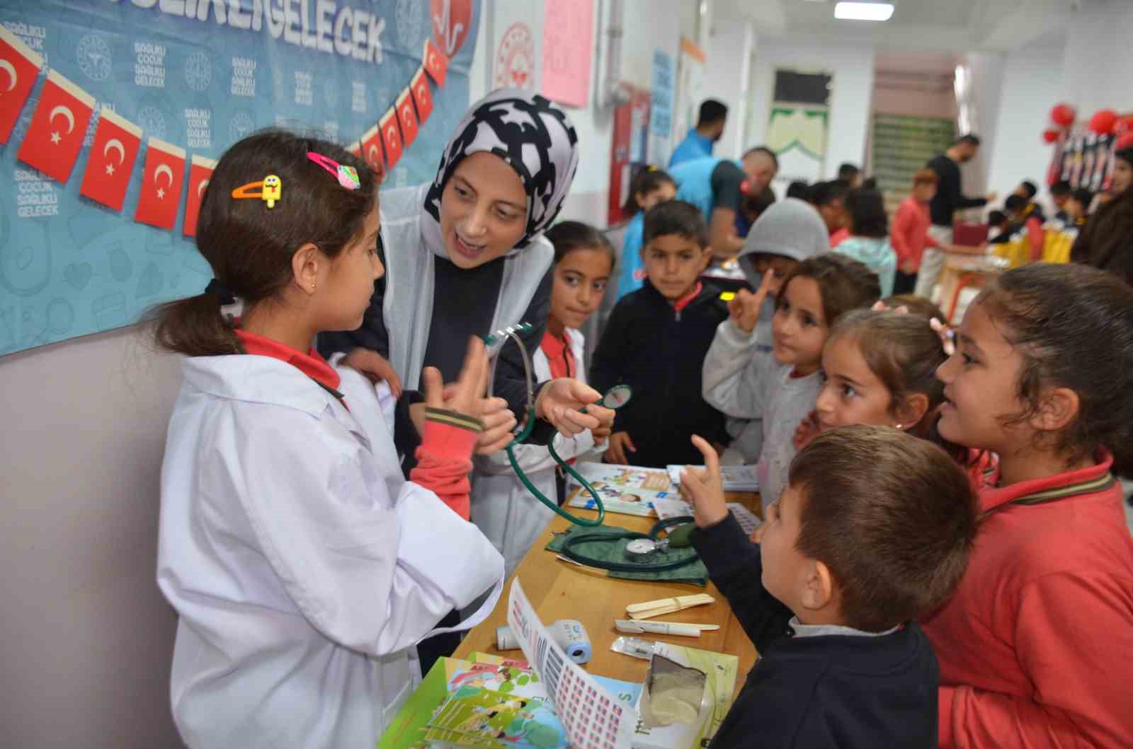Bulanık’ta ‘Sağlıklı Çocuk, Sağlıklı Gelecek’ projesiyle öğrenciler bilgilendirildi