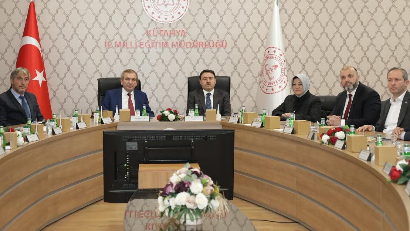 Kütahya’nın eğitim vizyonuna yönelik yürütülen projeler masaya yatırıldı