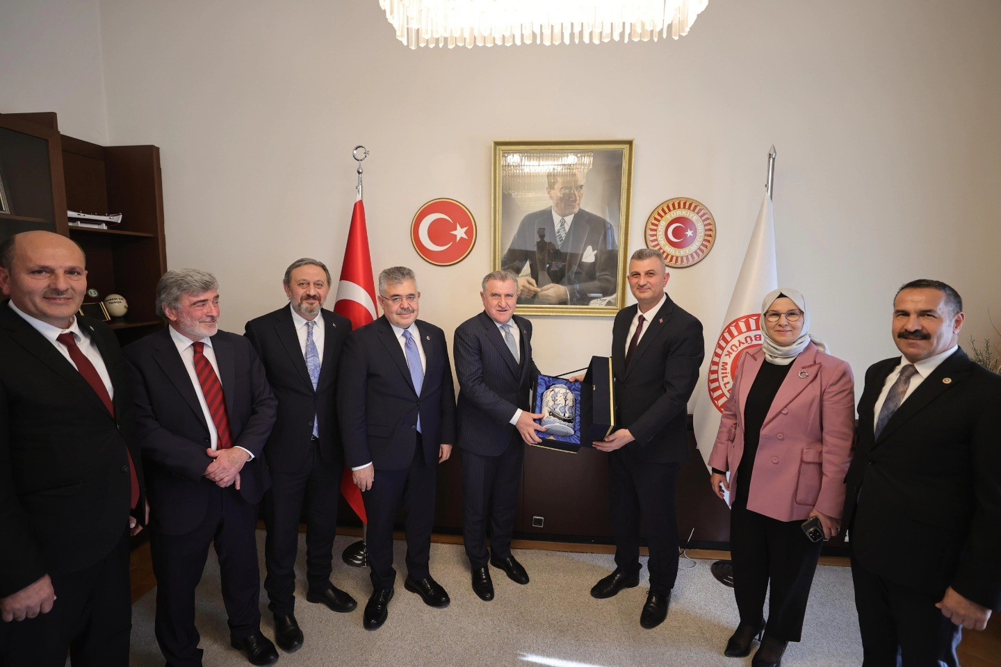 Gölcük’e çok amaçlı kapalı spor salonu müjdesi
