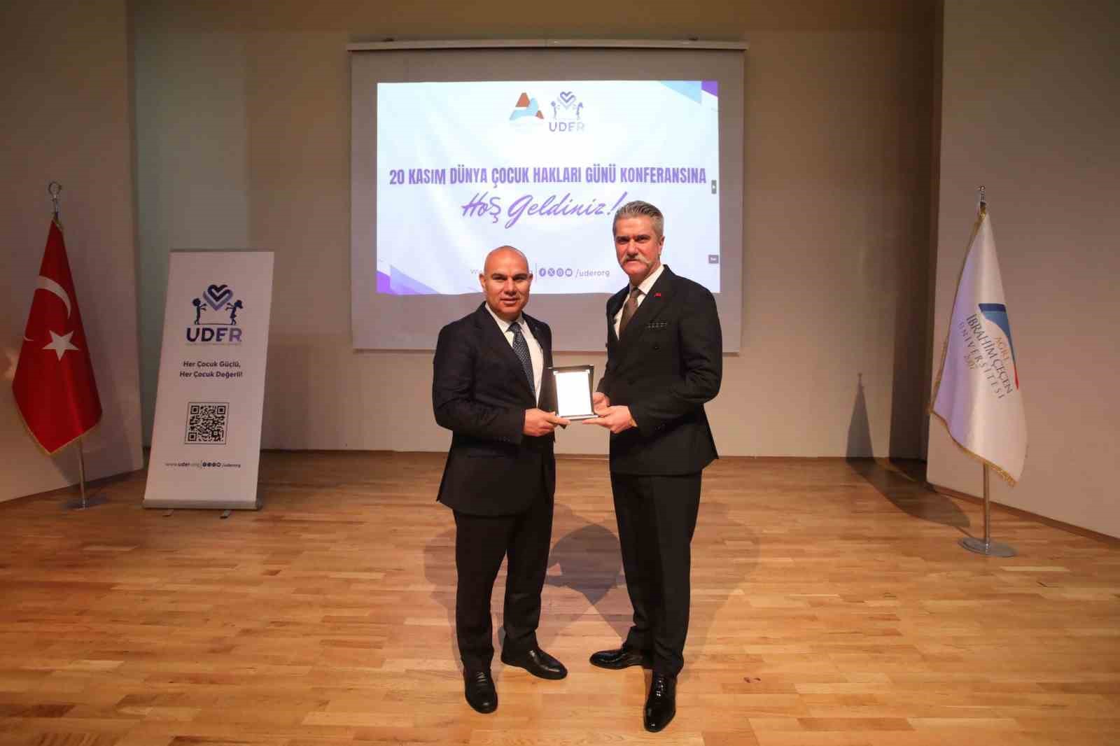 UDER’den Dünya Çocuk Hakları Günü Konferansı
