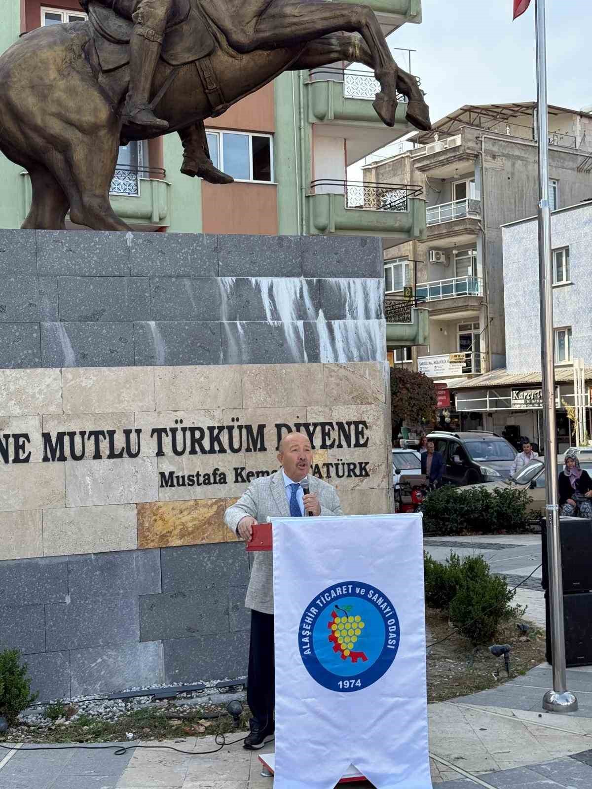 Sarıgöl’de kadın girişimciler tanıtım sergisi açıldı