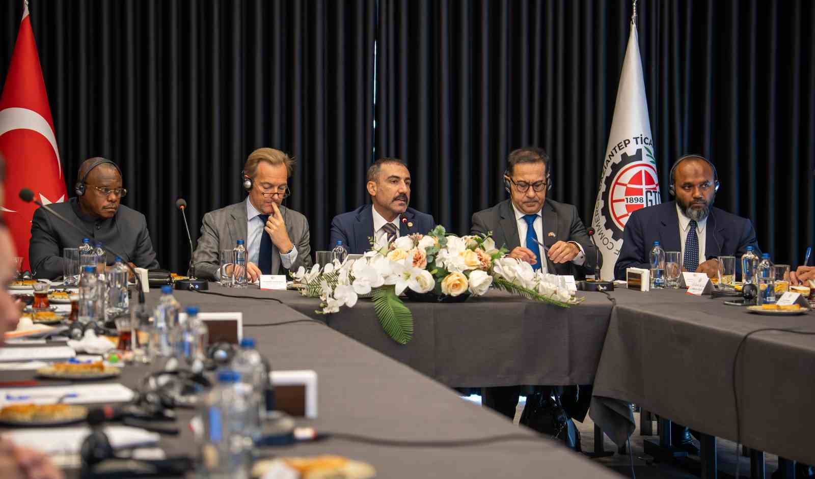 Yıldırım: "Diplomasiyi ticaretle, ticareti kalkınmayla birleştirmek istiyoruz"
