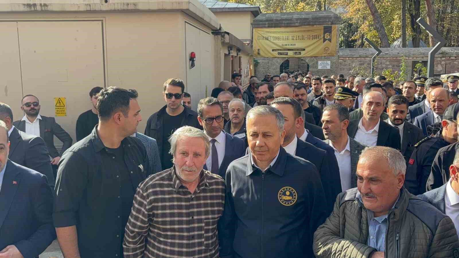 Bakan Yerlikaya: "Tek hedefimiz 688 bin arkadaşımızla aziz milletimizin huzur ve güvenliği"
