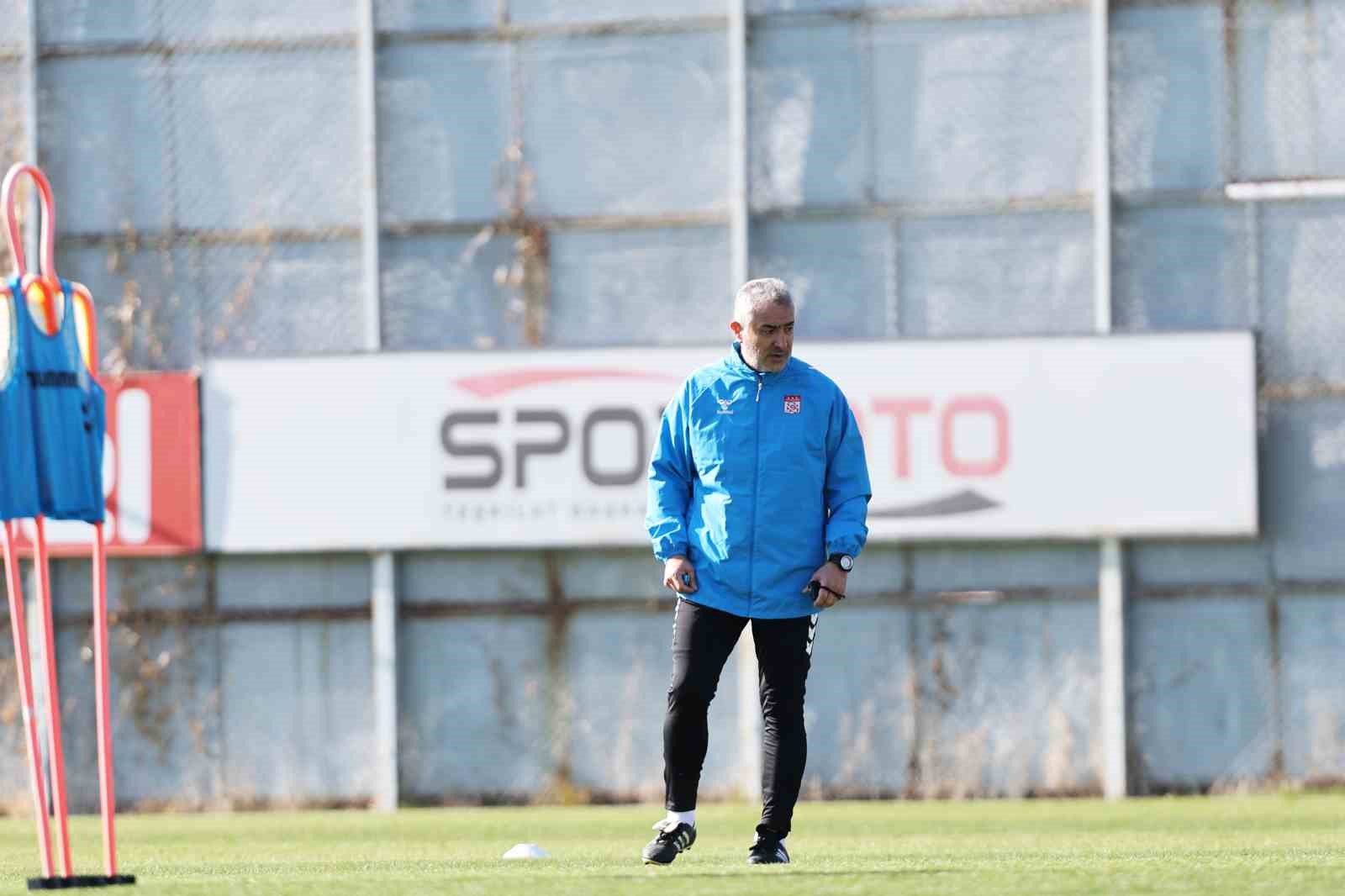 Sivasspor, duran top çalıştı