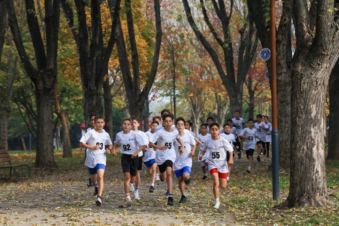 Bursa’da kros yarışı nefes kesti