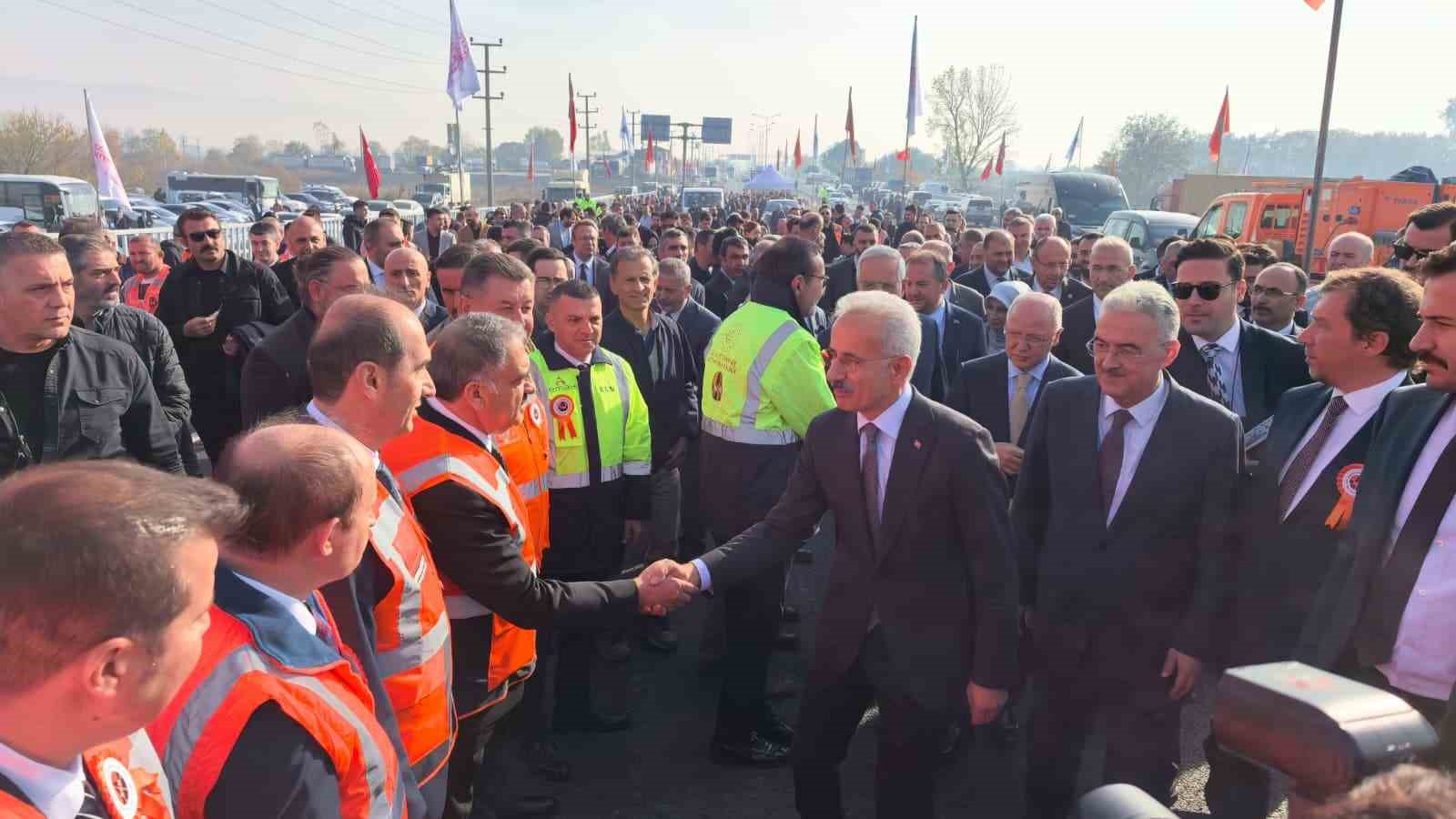Bakan Uraloğlu: "Öümüzdeki yıl Bursa’mıza yüksek hızlı trenle seyahat edeceğiz"
