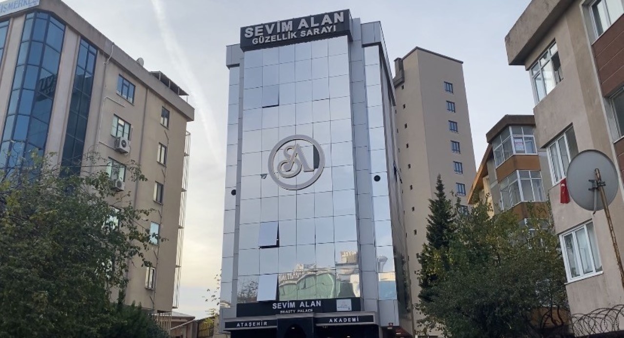 Ataşehir’de güzellik merkezine motosikletli silahlı saldırı