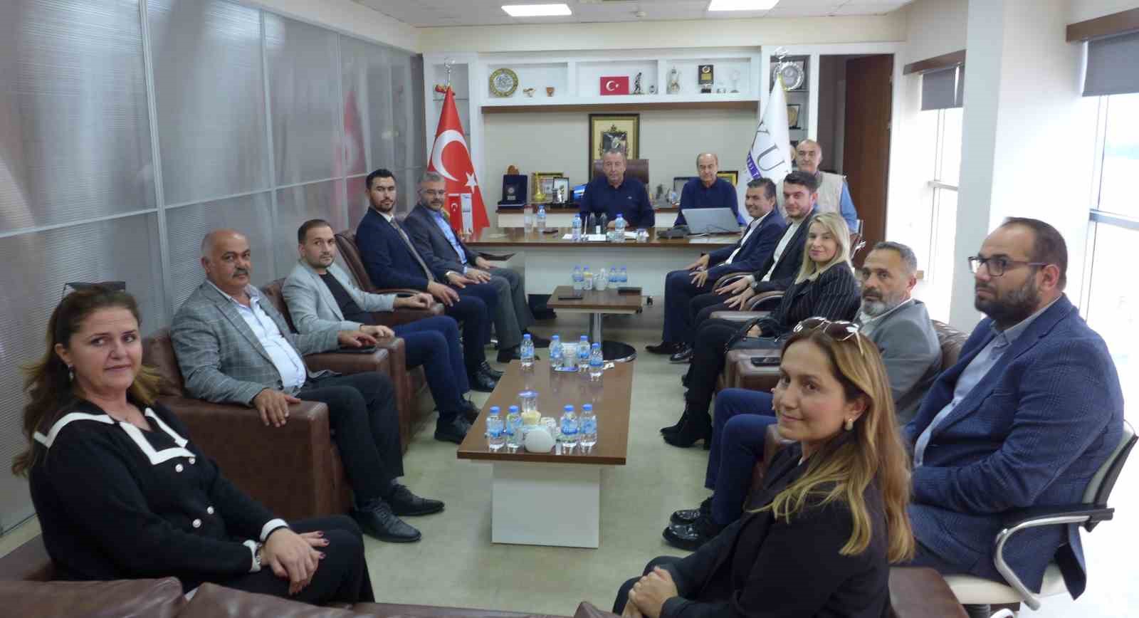 KUTO Yönetimi, Kuşadası ve Turizm Bölgelerinin sorunlarını Özmen’e aktardı
