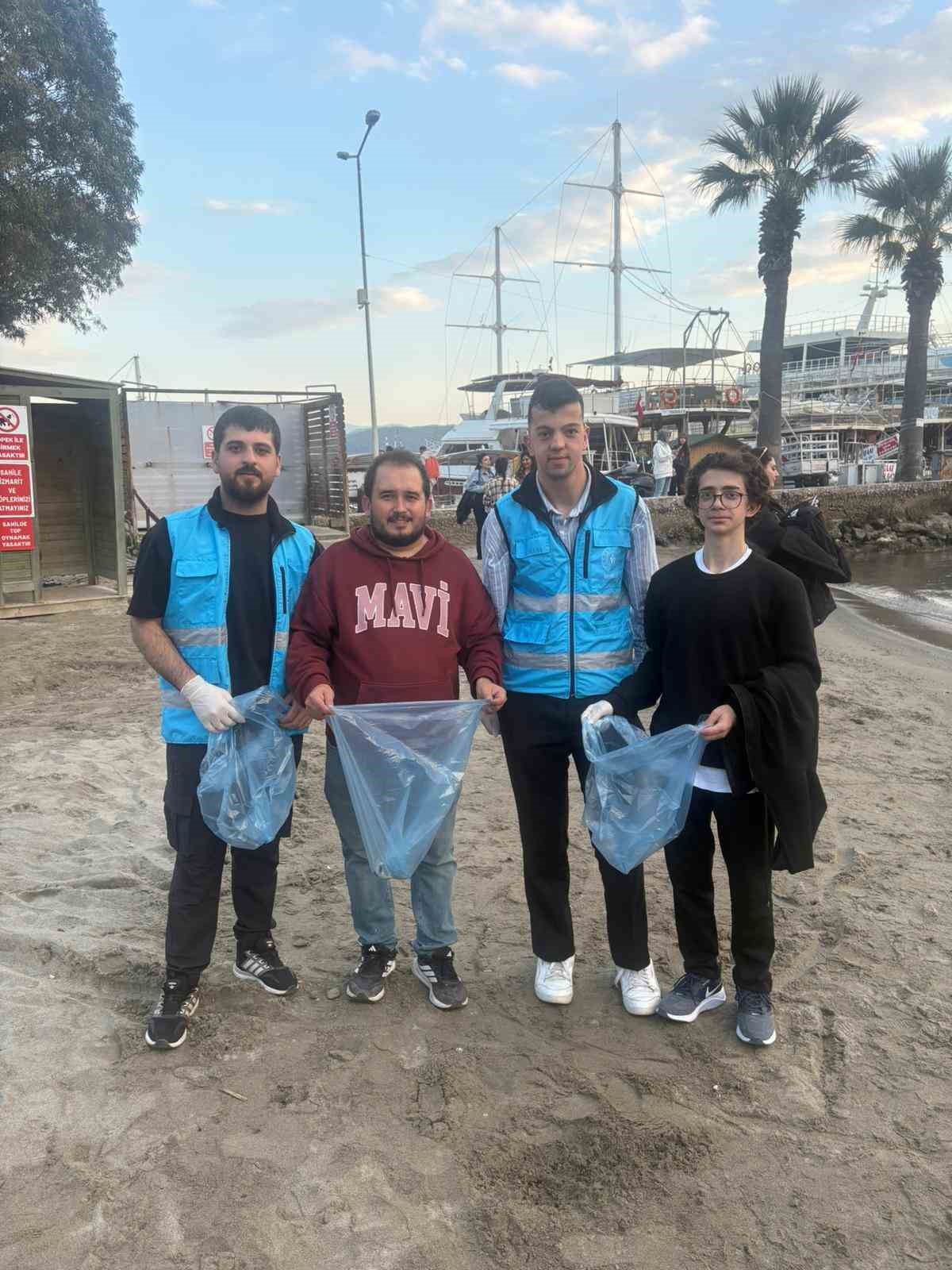 Menteşe’nin gönüllü gençlerinden örnek çevre hareketi
