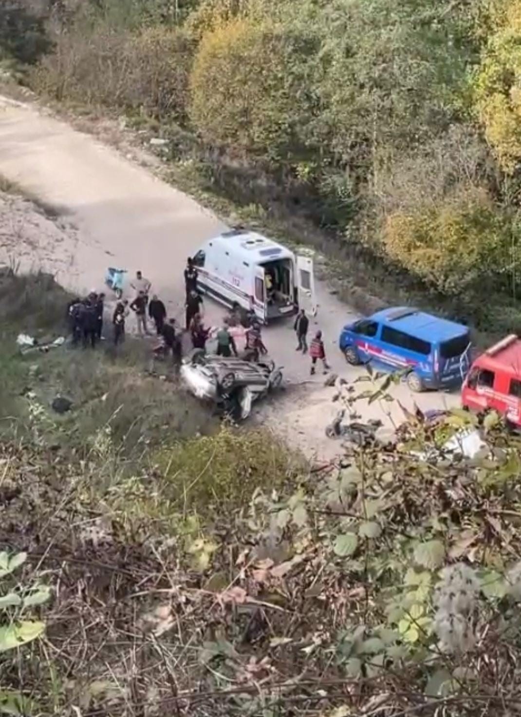 Aynı kazada ölüm ayırdı: Anne dün, oğlu bugün son yolculuğuna uğurlandı
