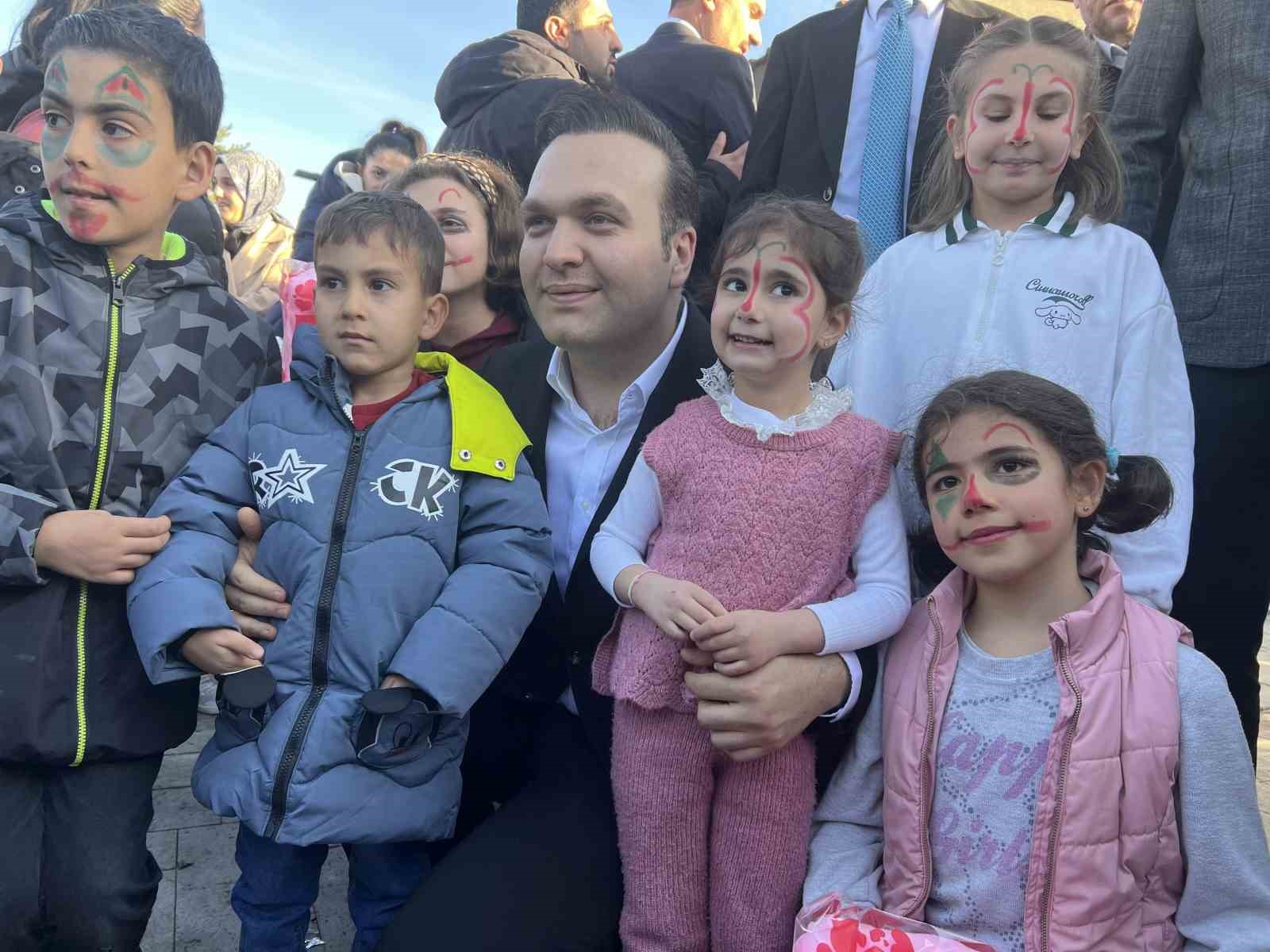 AK Parti Gençlik Kolları Genel Başkanı Yusuf İbiş: "Çocuklar için daha adil bir dünyayı hep birlikte inşa edeceğiz"
