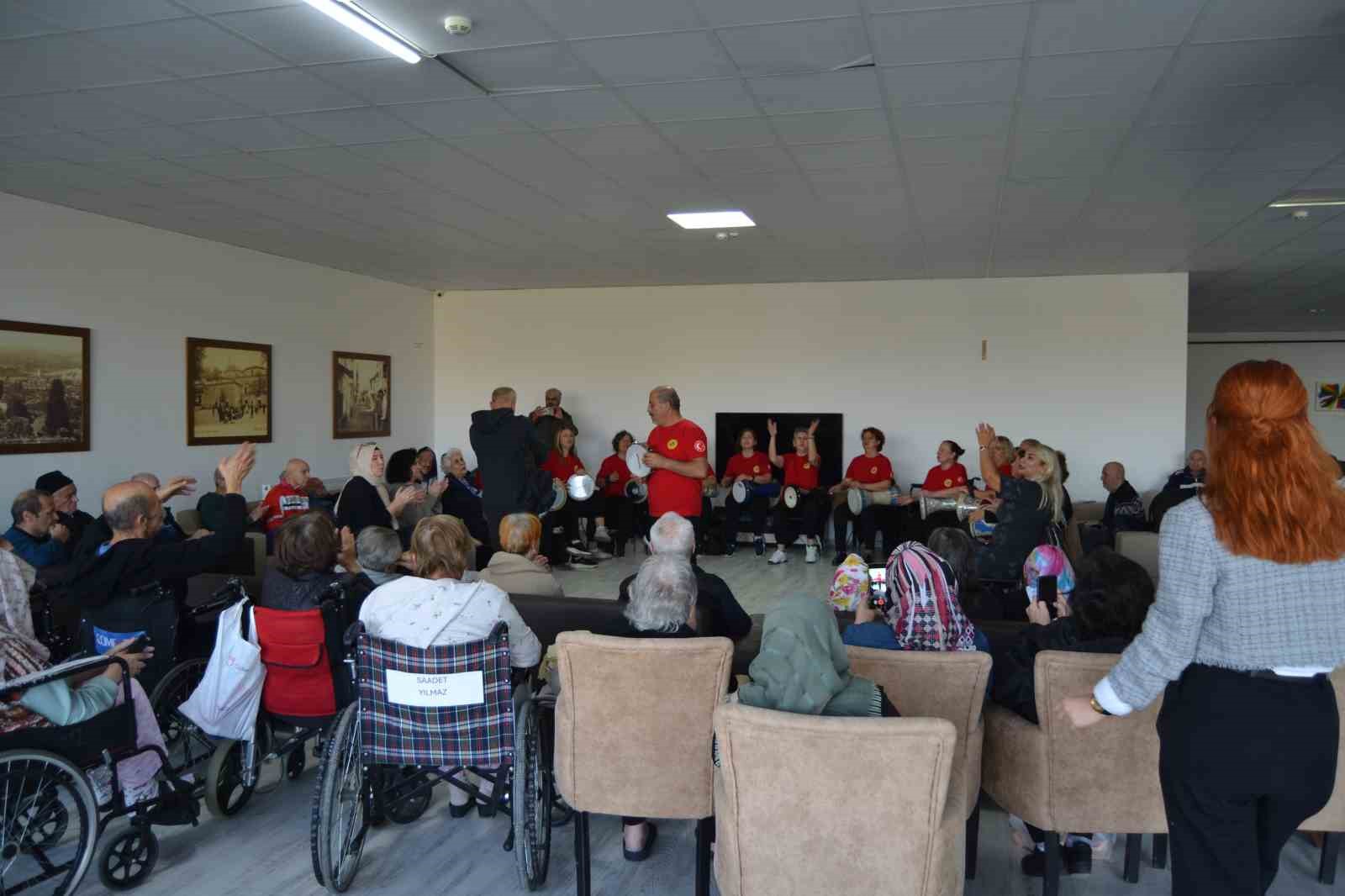 Bursa’da huzurevi sakinlerine moral konseri