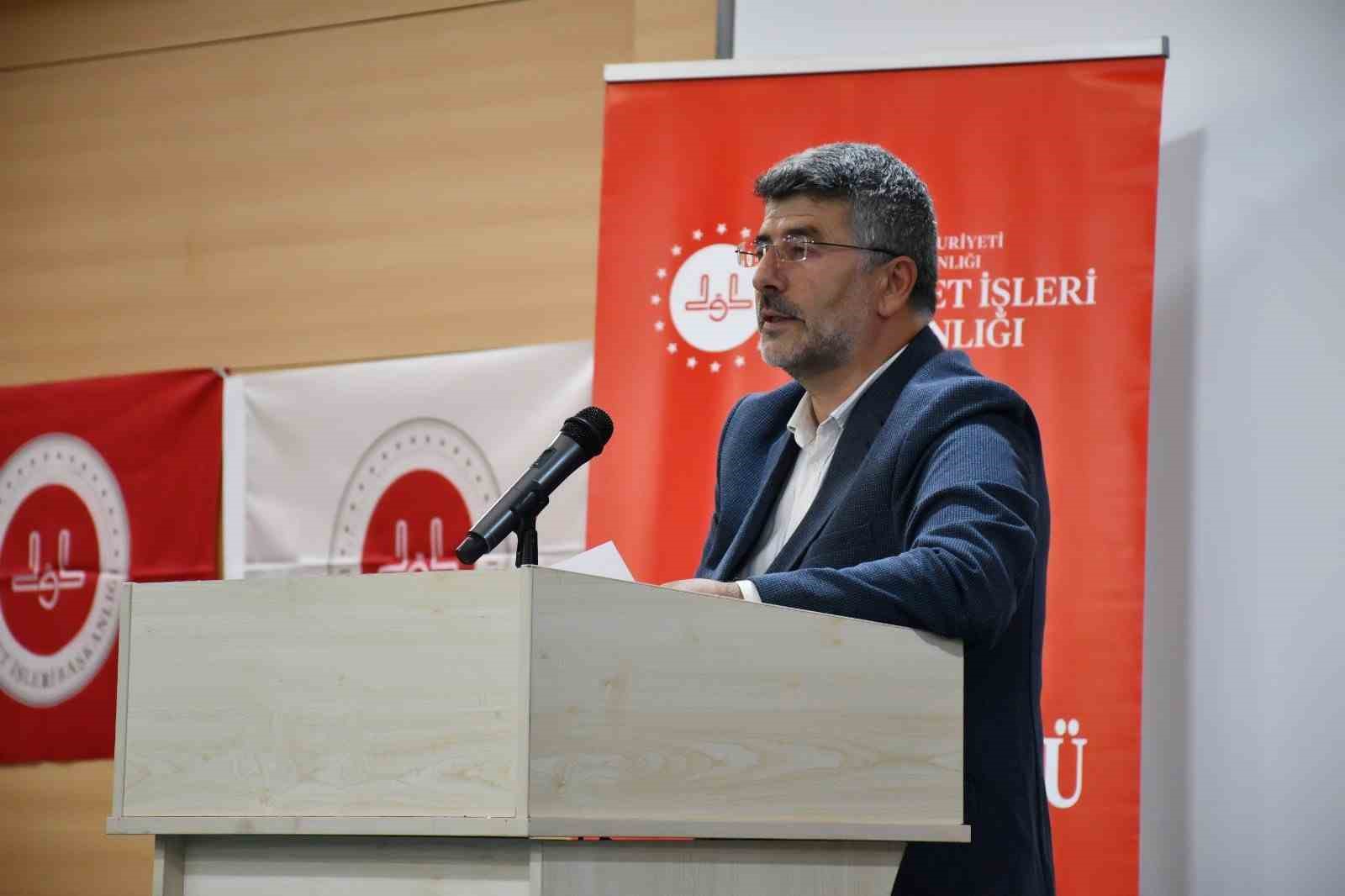 Külliyede sahabe konulu konferans düzenlendi
