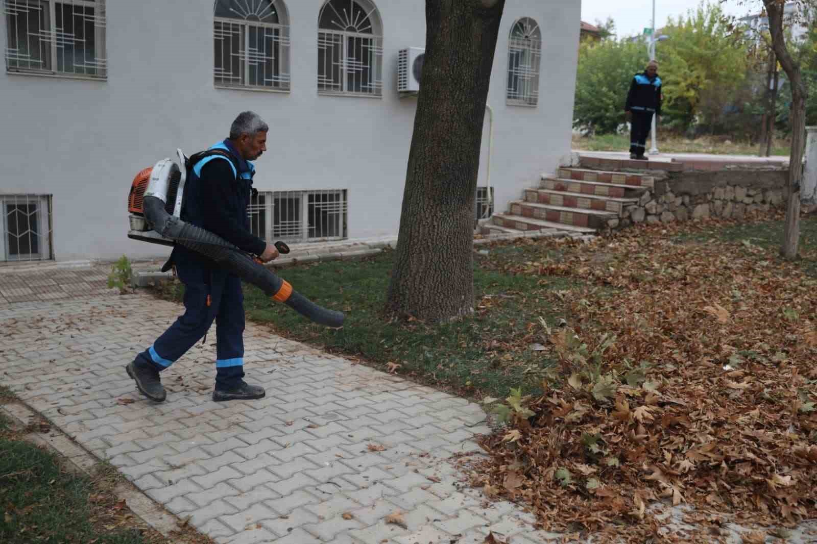 Battalgazi’de hizmetler ilçenin dört bir yanında devam ediyor

