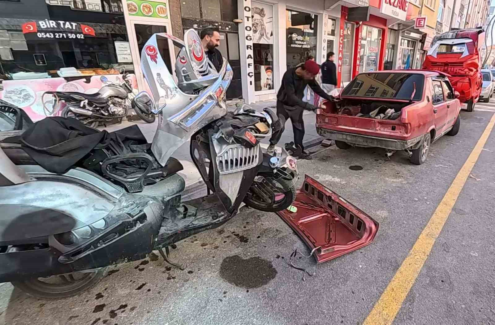 Polis uyarıya geldi, "ahtım var, benzin döküp yakacağım" dedi
