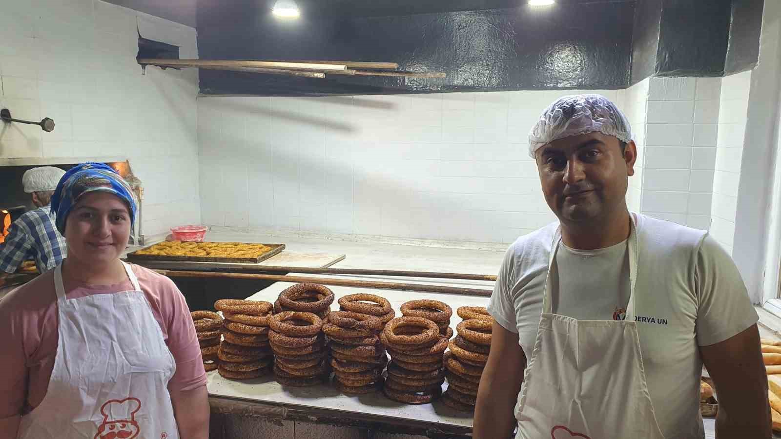 Fırıncıdan öğretmenlere ücretsiz simit jesti