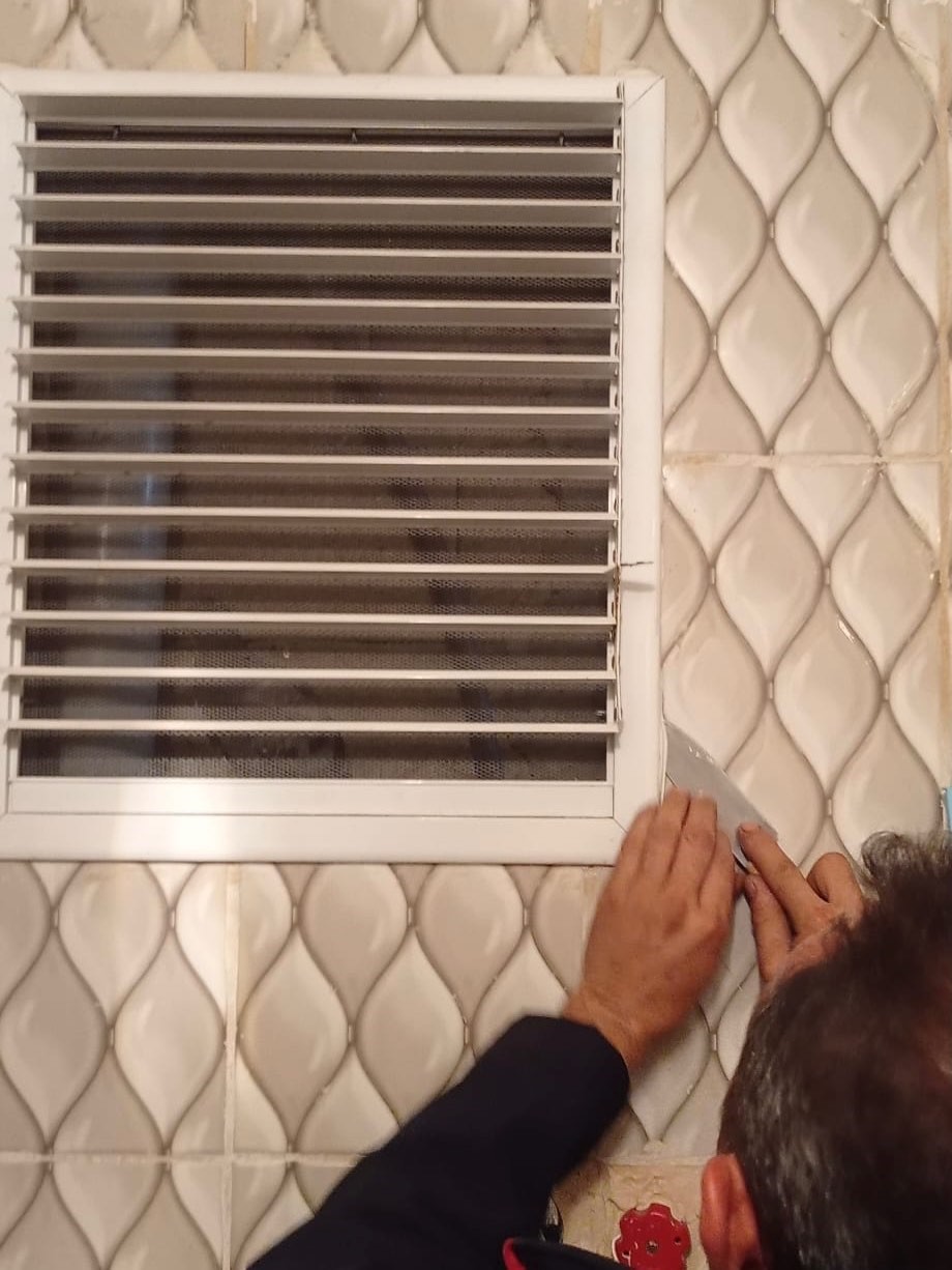 İskenderun’da itfaiye ekiplerinden güvercin kurtarma operasyonu