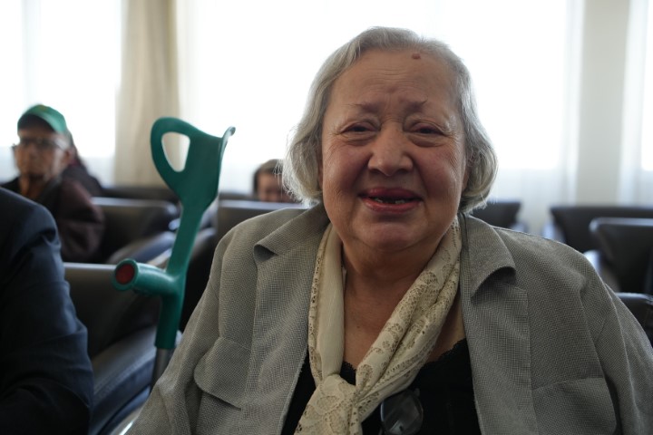 Huzurevinde öğrencilerden emekli öğretmenlere gönülleri ısıtan sürpriz: Gözyaşları sel oldu