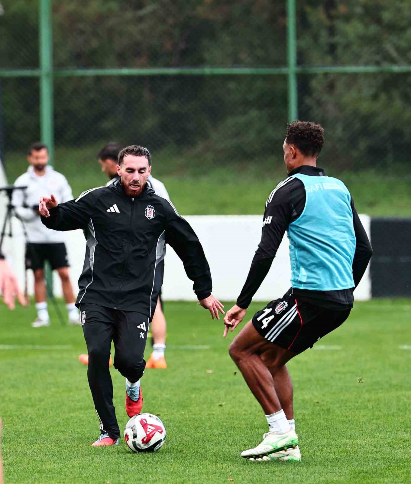 Beşiktaş, Fatih Karagümrük maçı hazırlıklarına başladı
