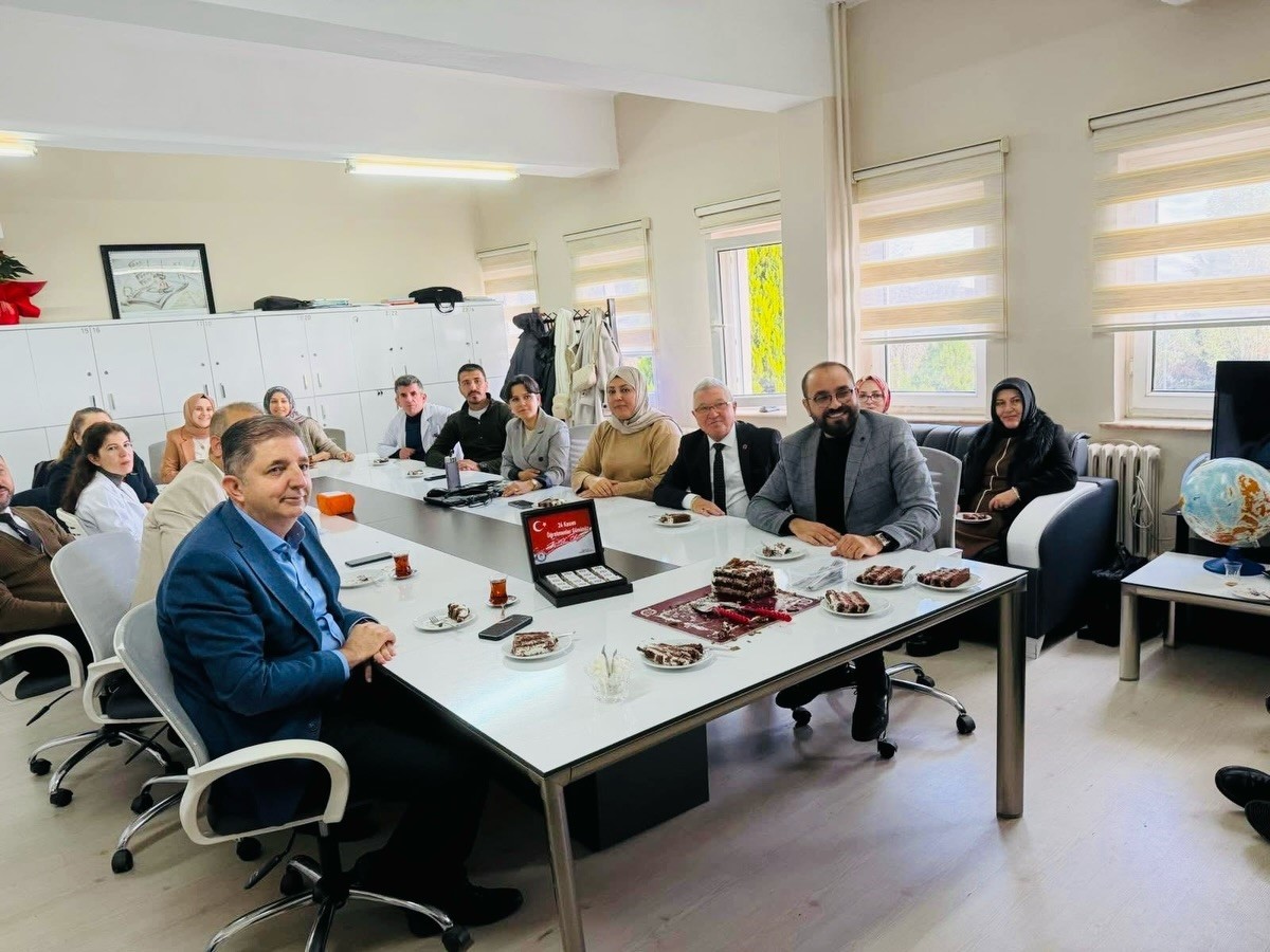 AK Parti öğretmenleri unutmadı