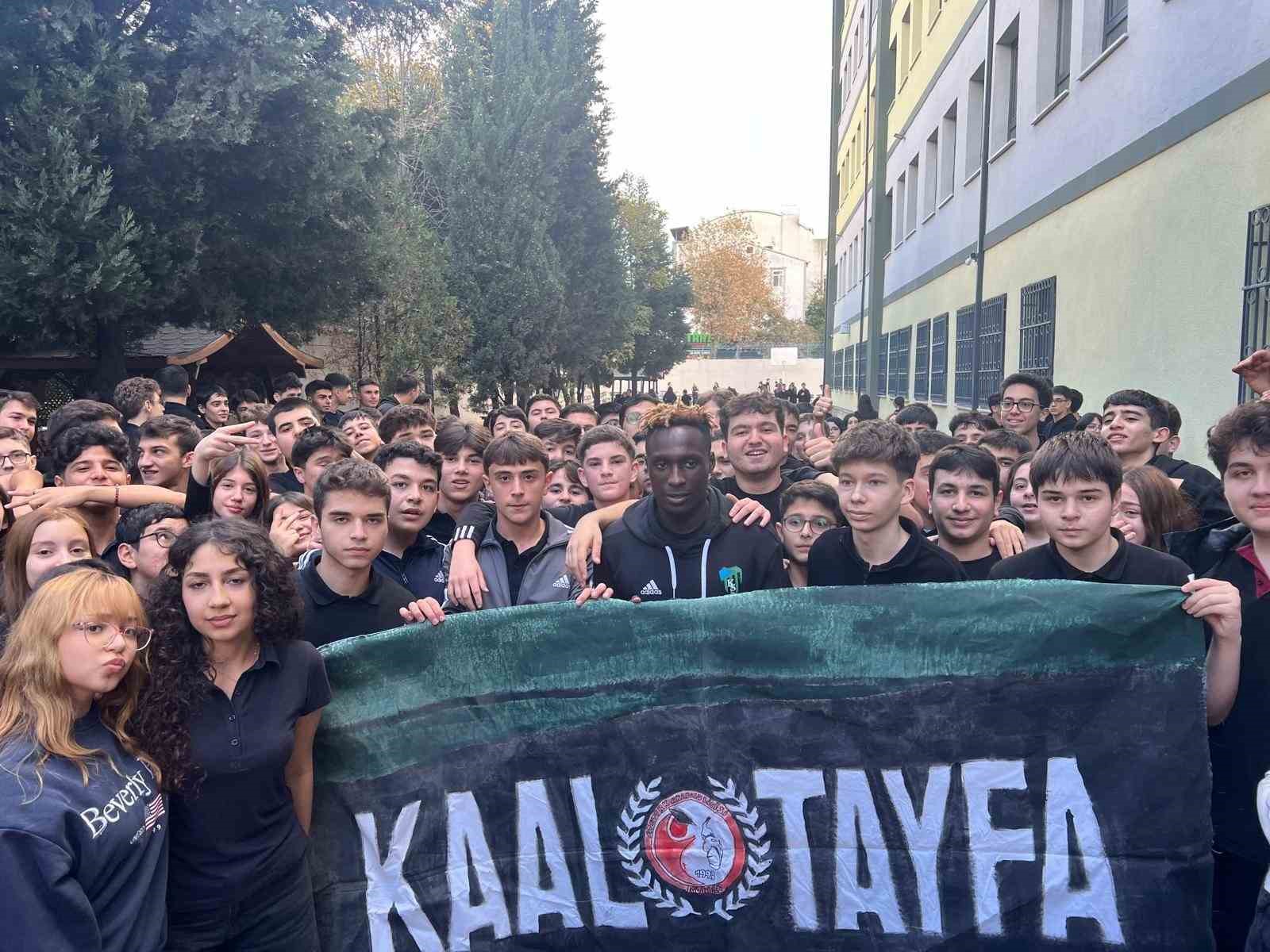 Kocaelispor’dan öğretmenler günü sürprizi
